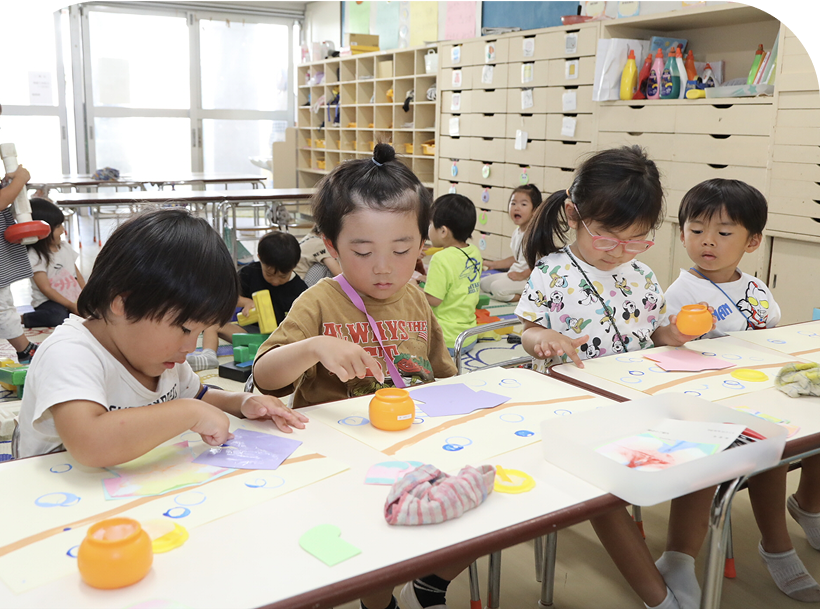 工作中の子供達